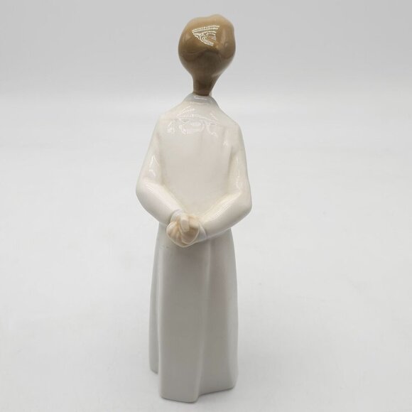 Lladró Handcrafted Porcelain Figurine Bowing Kissing Boy Spain Collectible 4869 - Picture 5 of 8